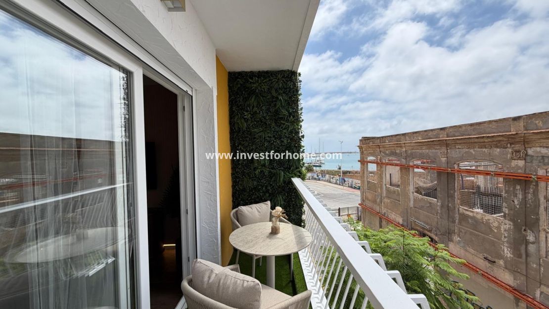 Sale - Apartment - Torrevieja - Centro
