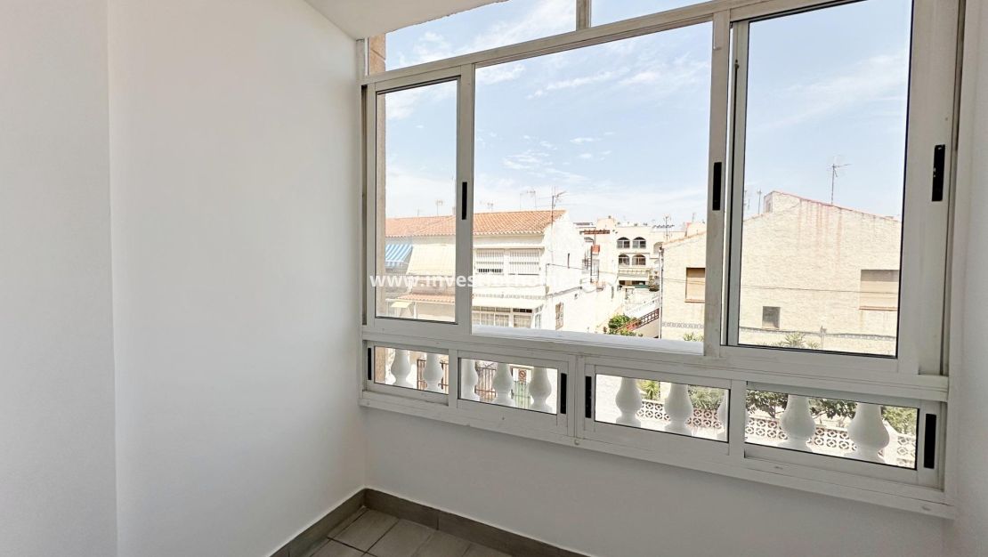 Sale - Apartment - Torrevieja - Centro