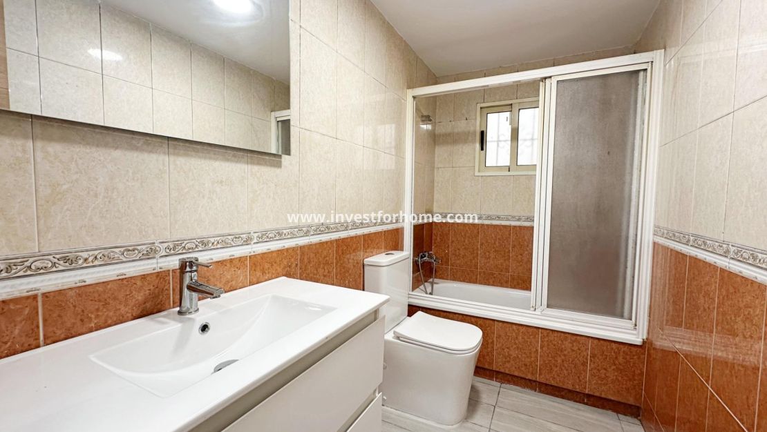 Sale - Apartment - Torrevieja - Centro