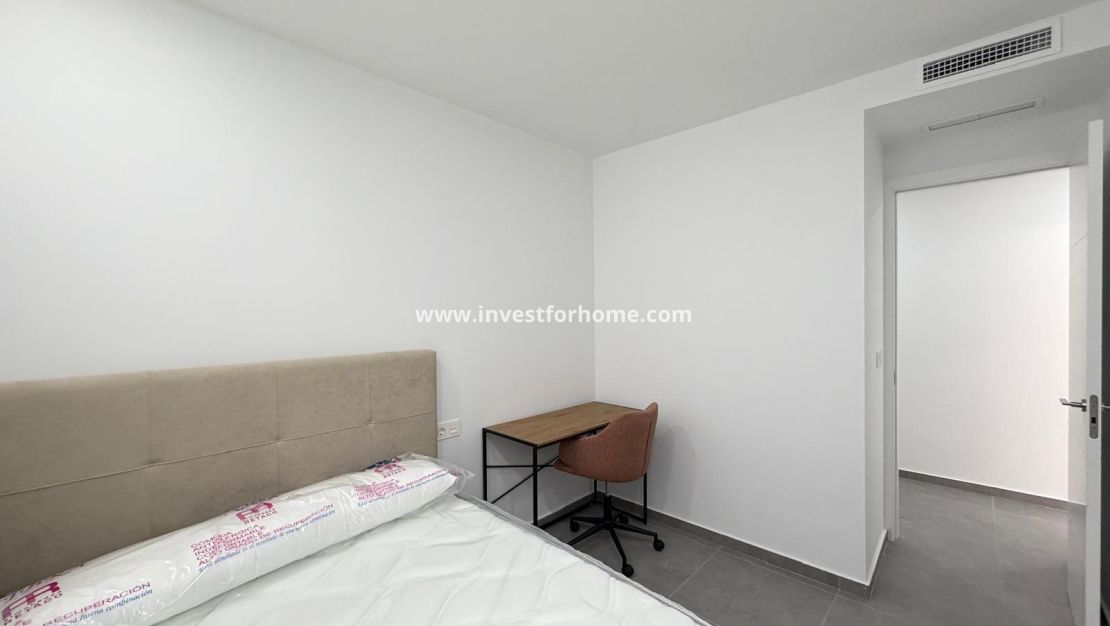 Sale - Apartment - Torrevieja - Centro