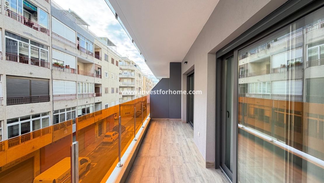 Sale - Apartment - Torrevieja - Centro
