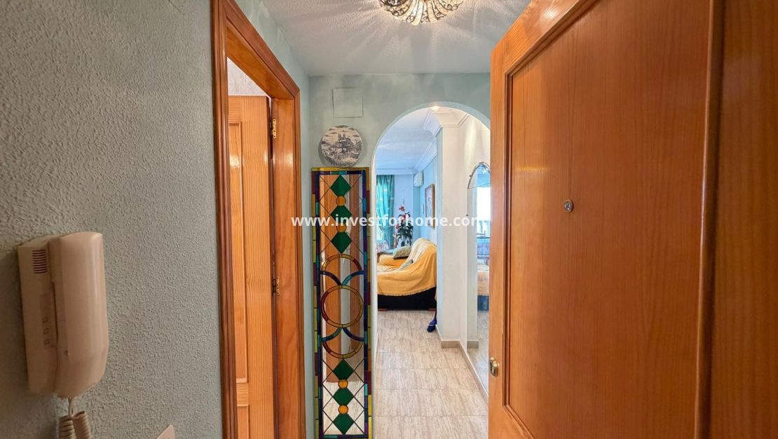 Sale - Apartment - Torrevieja - Centro