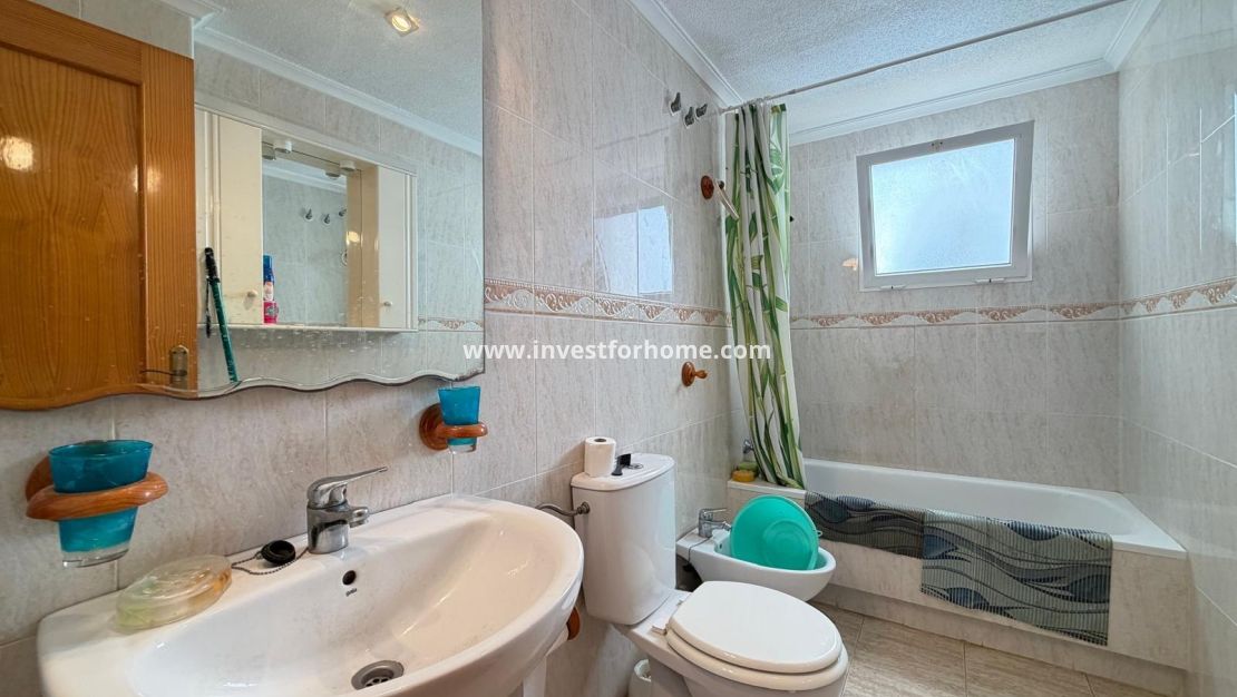 Sale - Apartment - Torrevieja - Centro
