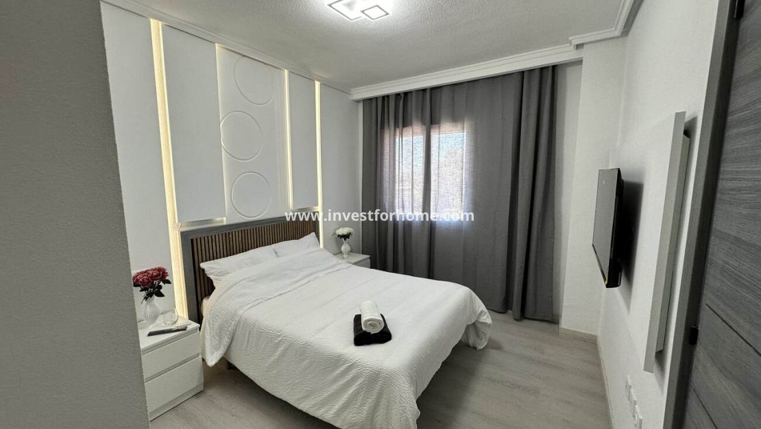 Sale - Apartment - Torrevieja - Centro