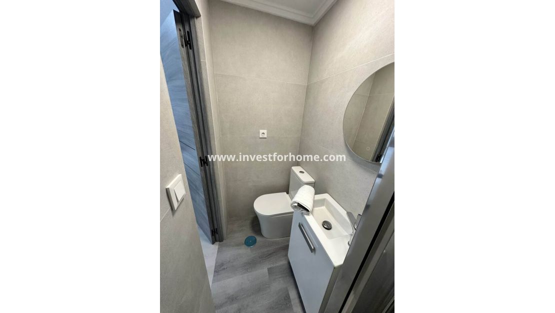 Sale - Apartment - Torrevieja - Centro