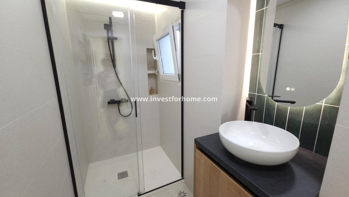 Sale - Apartment - Torrevieja - Centro