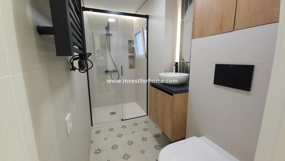 Sale - Apartment - Torrevieja - Centro