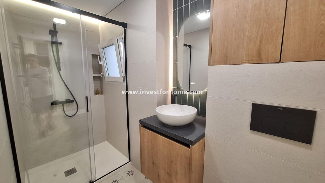 Sale - Apartment - Torrevieja - Centro