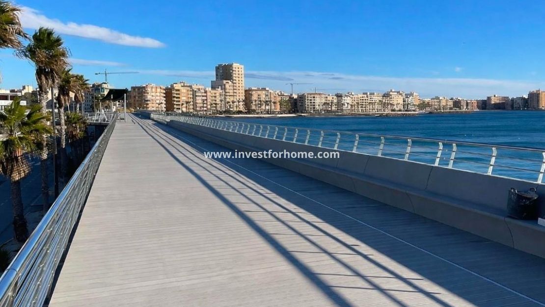 Sale - Apartment - Torrevieja - Centro