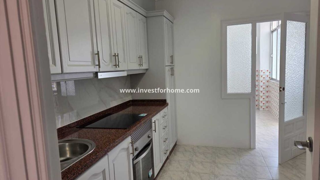Sale - Apartment - Torrevieja - Centro