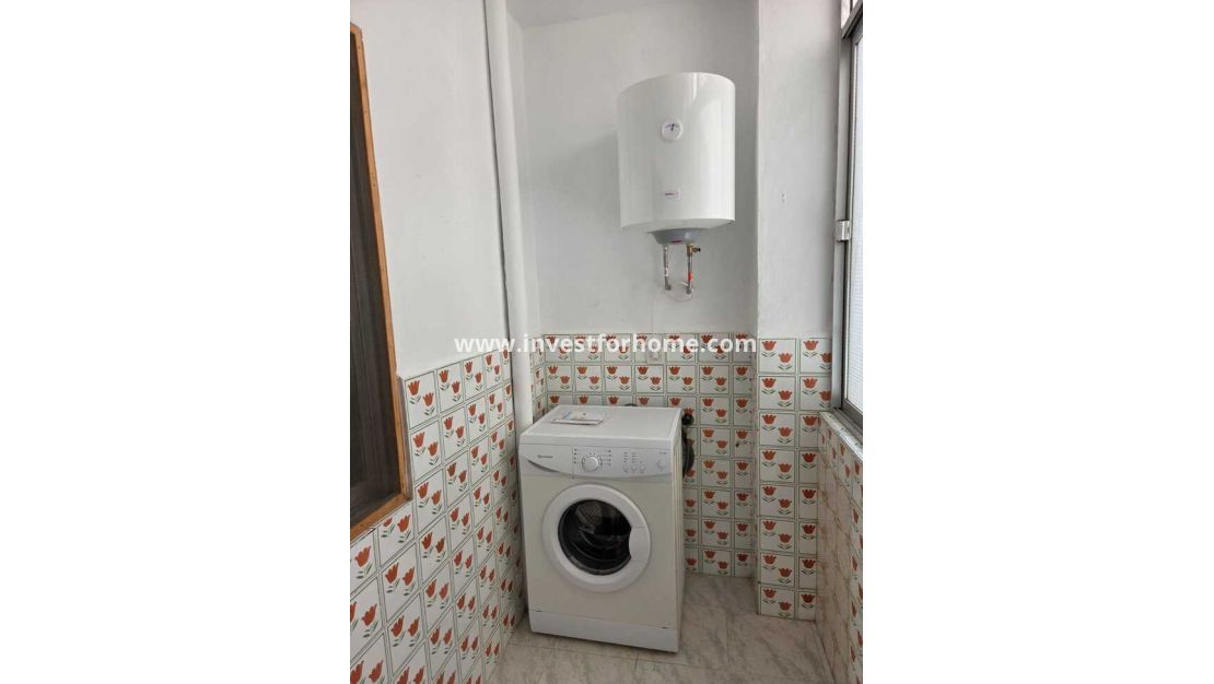 Sale - Apartment - Torrevieja - Centro