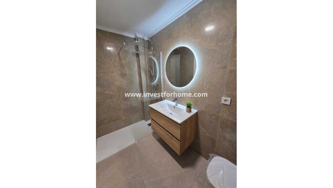 Sale - Apartment - Torrevieja - Centro