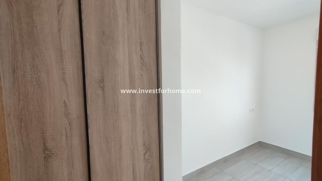 Sale - Apartment - Torrevieja - Centro