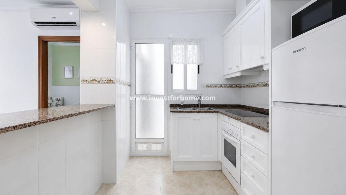 Sale - Apartment - Torrevieja - Centro