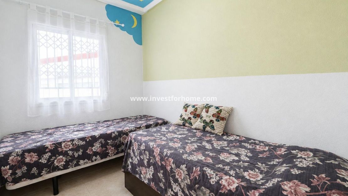Sale - Apartment - Torrevieja - Centro