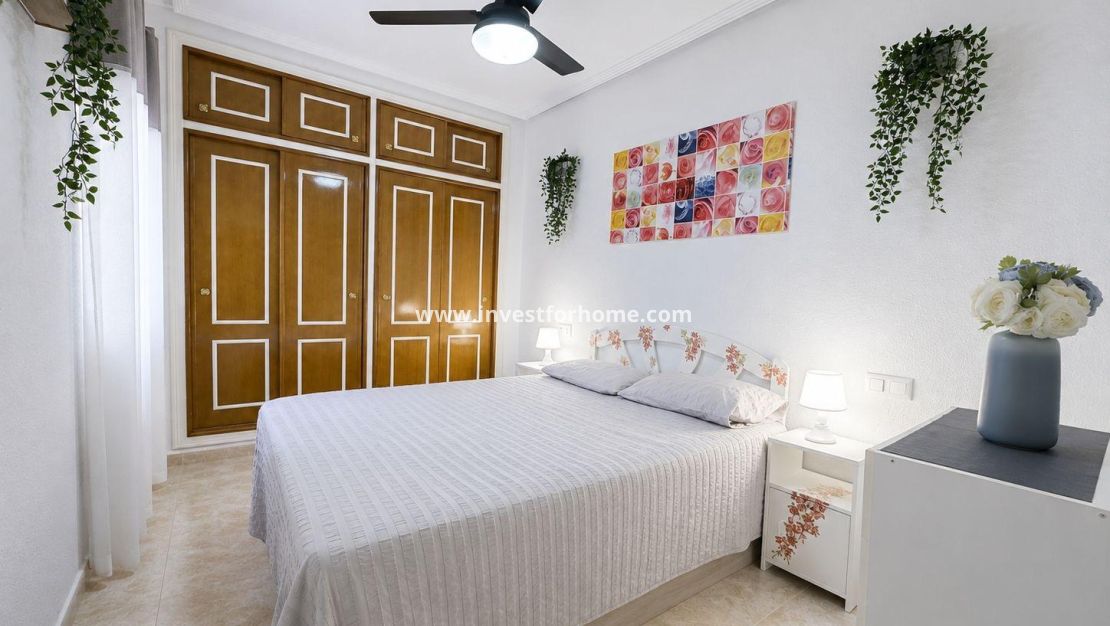 Sale - Apartment - Torrevieja - Centro