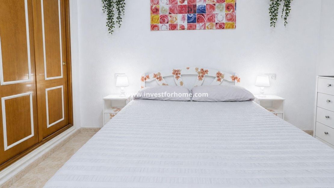 Sale - Apartment - Torrevieja - Centro
