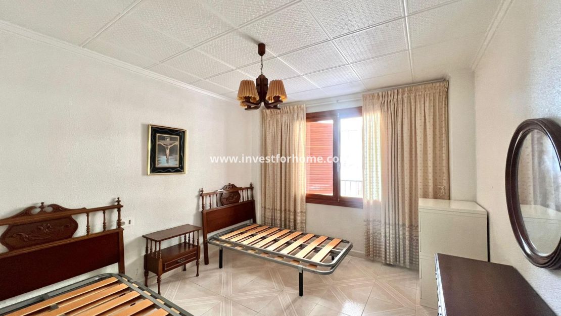 Sale - Apartment - Torrevieja - Centro