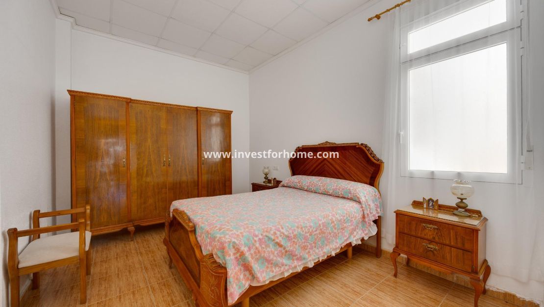 Sale - Apartment - Torrevieja - Centro