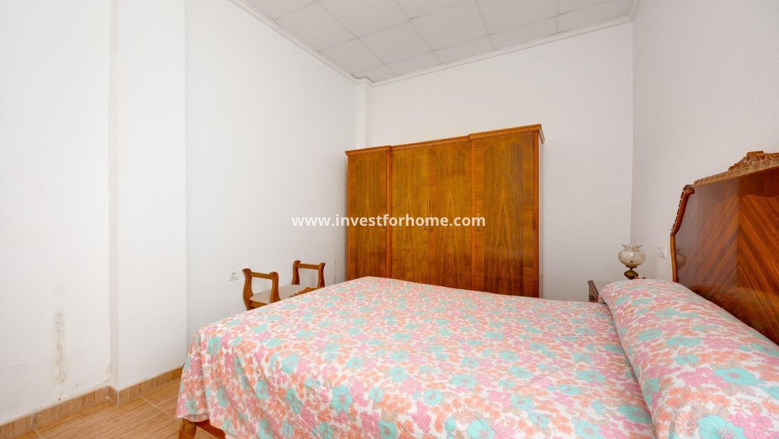 Sale - Apartment - Torrevieja - Centro