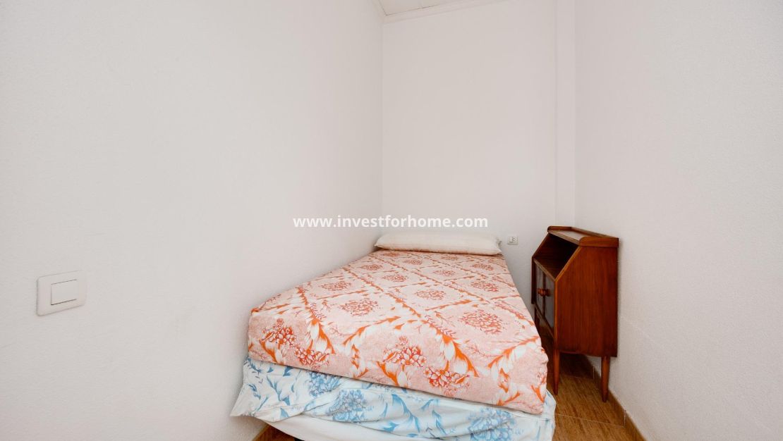 Sale - Apartment - Torrevieja - Centro