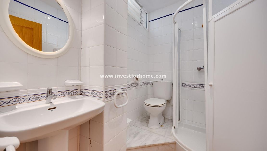 Sale - Apartment - Torrevieja - Centro