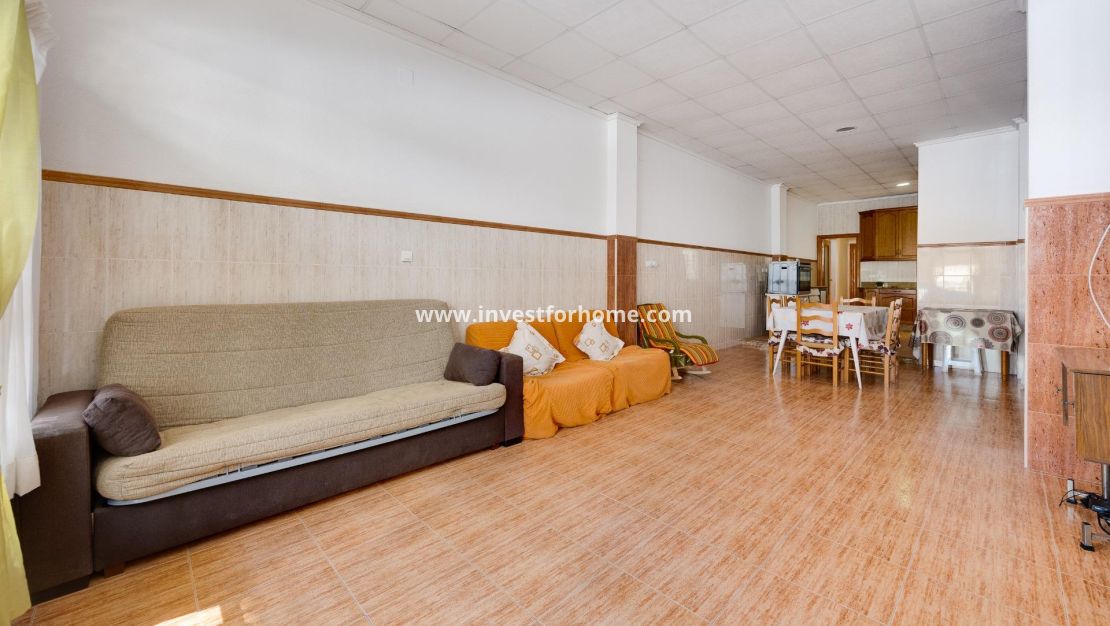 Sale - Apartment - Torrevieja - Centro