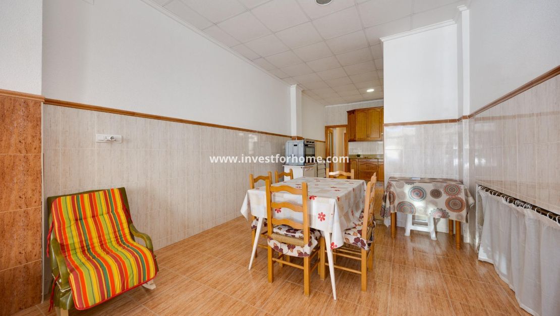 Sale - Apartment - Torrevieja - Centro
