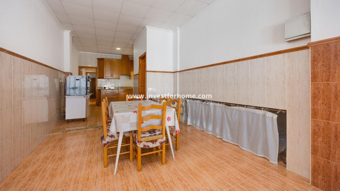 Sale - Apartment - Torrevieja - Centro