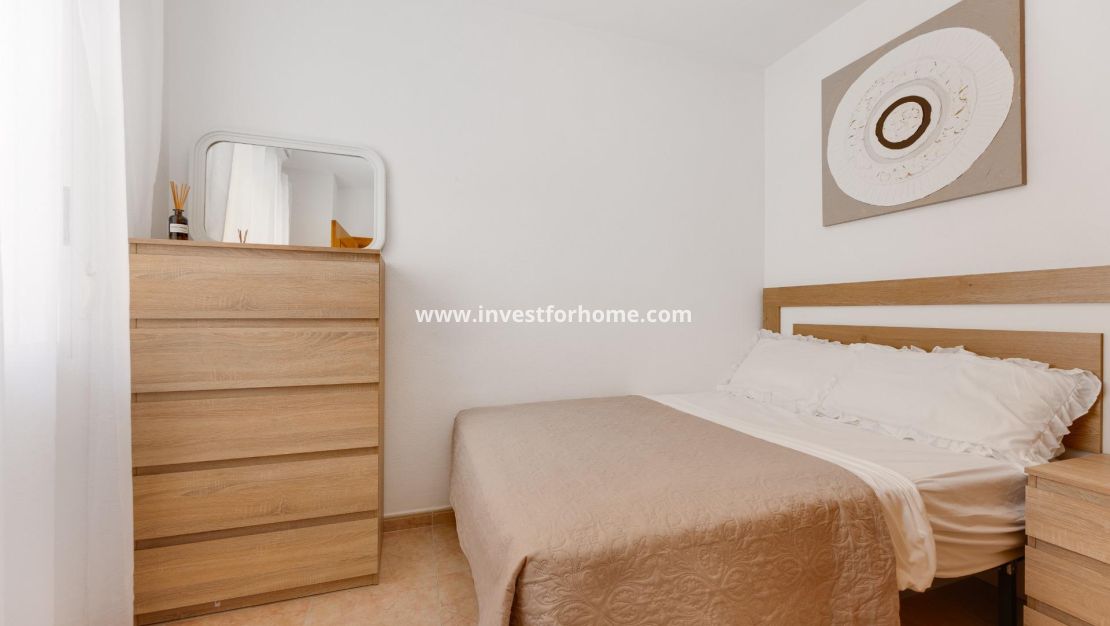 Sale - Apartment - Torrevieja - Centro