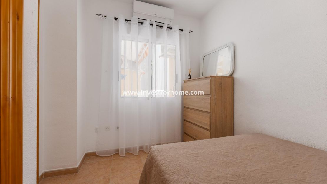 Sale - Apartment - Torrevieja - Centro