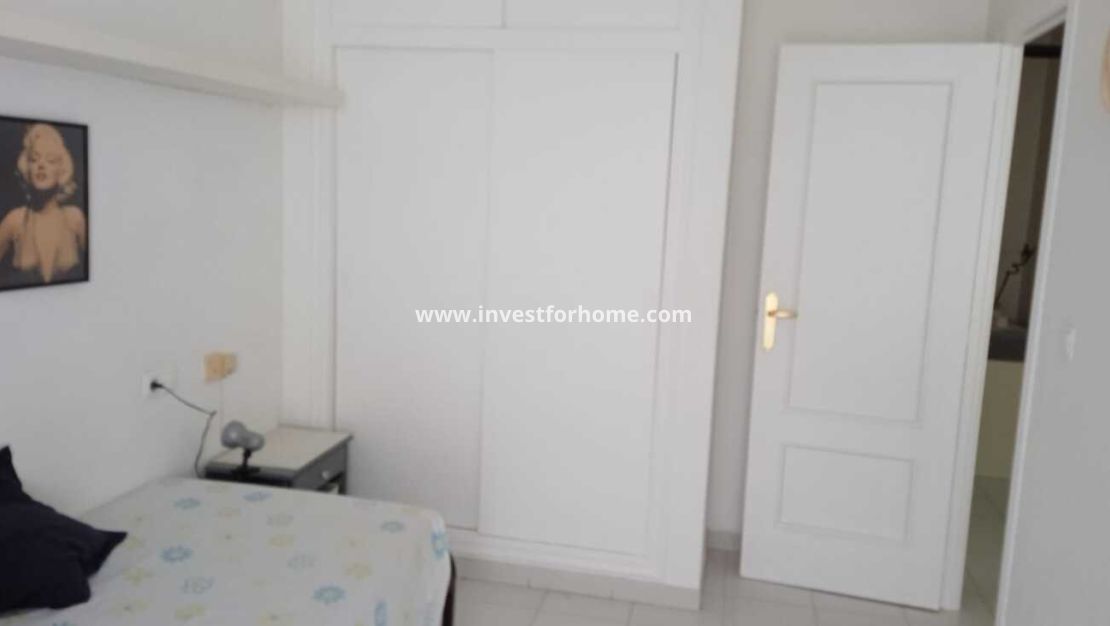 Sale - Apartment - Torrevieja - Centro
