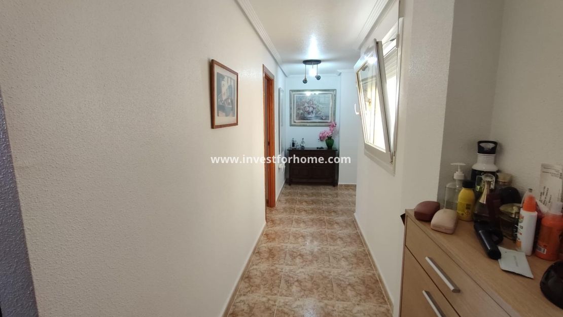 Sale - Apartment - Torrevieja - Centro