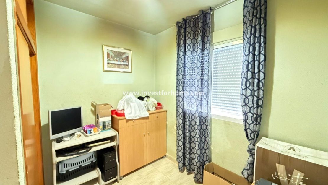 Sale - Apartment - Torrevieja - Centro
