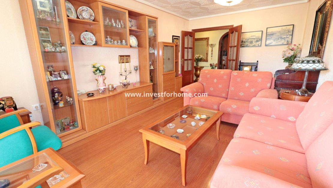 Sale - Apartment - Torrevieja - Centro