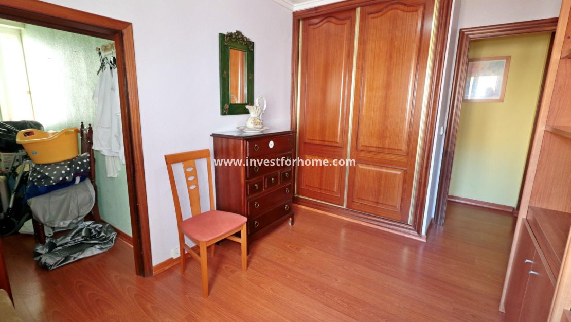 Sale - Apartment - Torrevieja - Centro