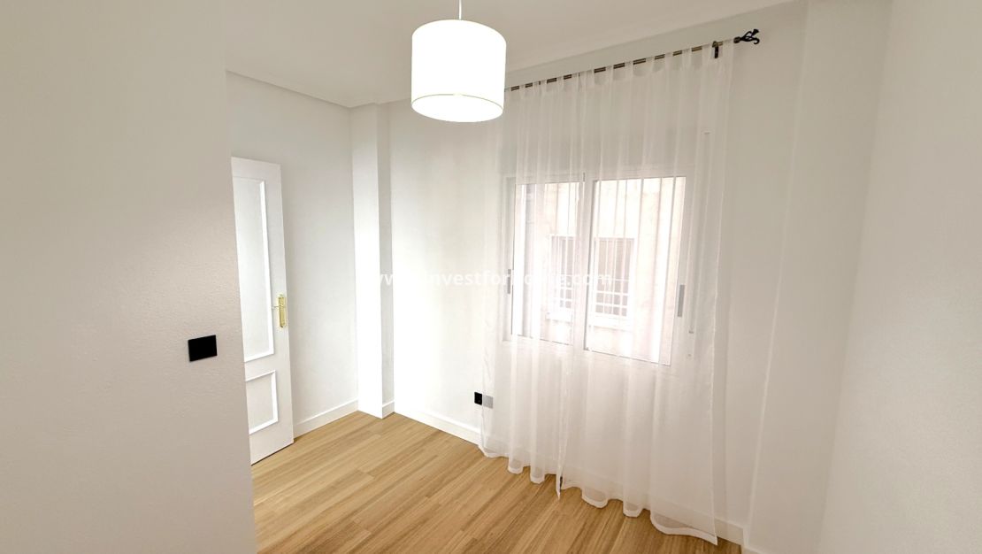 Sale - Apartment - Torrevieja - Costa Blanca