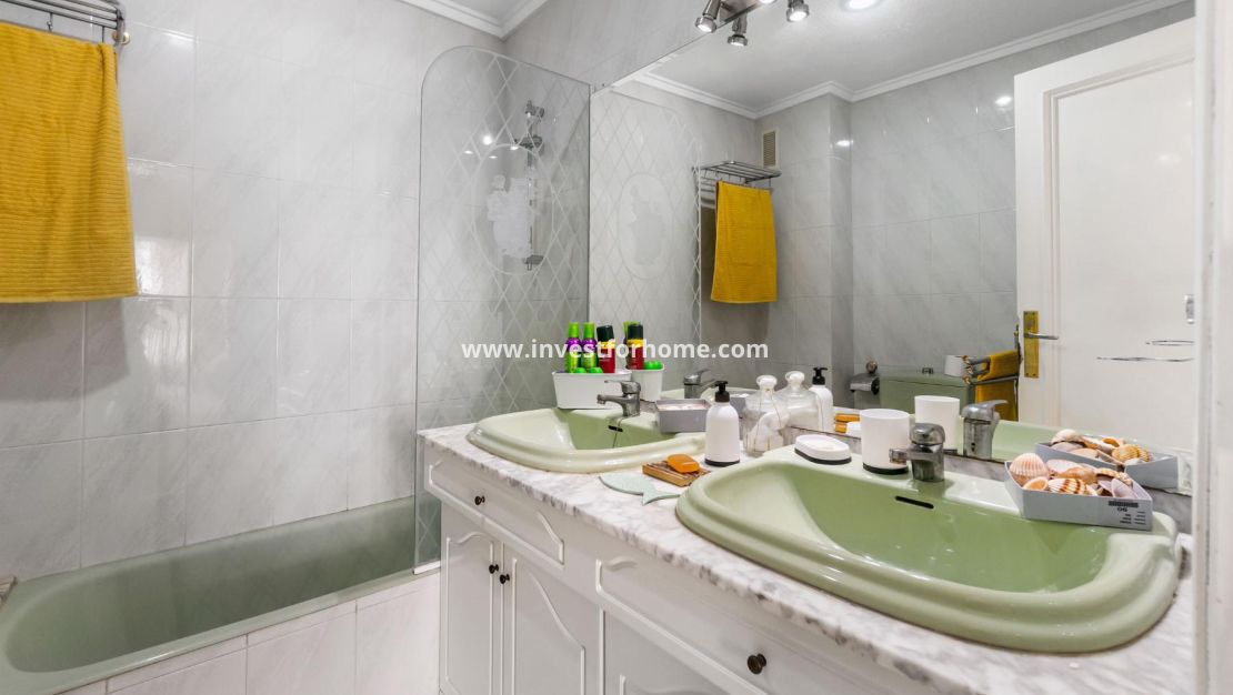 Sale - Apartment - Torrevieja - Costa Blanca