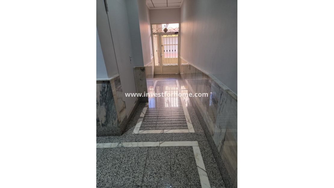 Sale - Apartment - Torrevieja - Costa Blanca