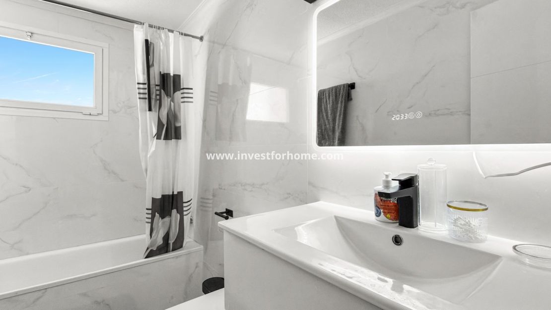 Sale - Apartment - Torrevieja - Costa Blanca