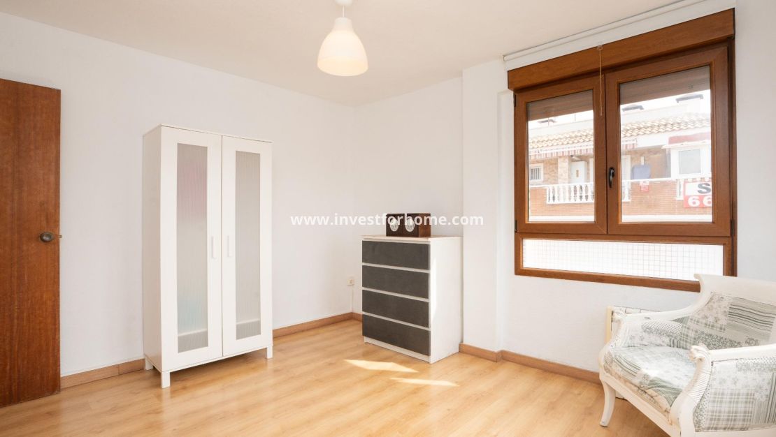 Sale - Apartment - Torrevieja - El Acequión - Los Náufragos