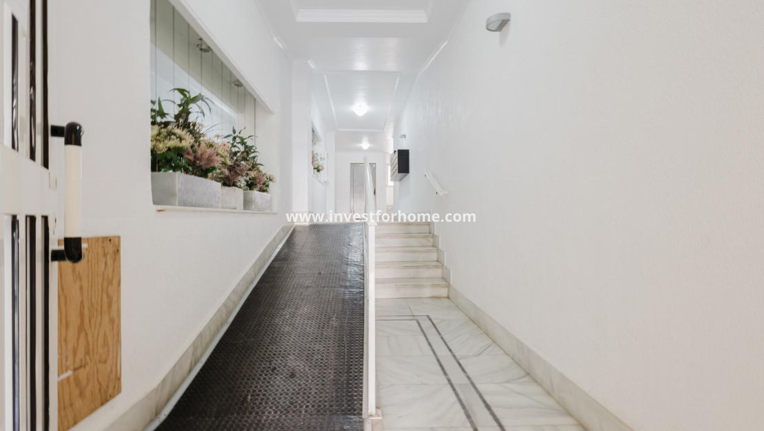 Sale - Apartment - Torrevieja - El Acequión - Los Náufragos