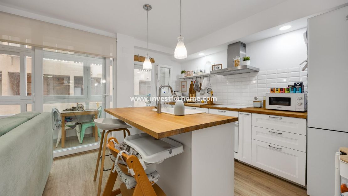 Sale - Apartment - Torrevieja - El Acequión - Los Náufragos
