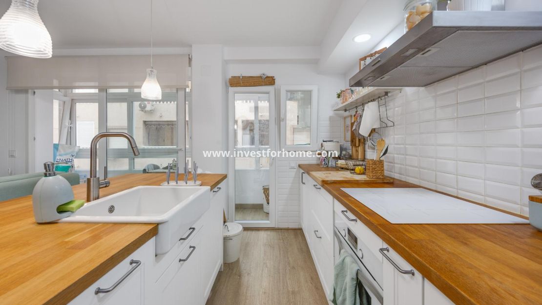 Sale - Apartment - Torrevieja - El Acequión - Los Náufragos