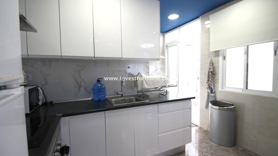 Sale - Apartment - Torrevieja - El Acequión - Los Náufragos