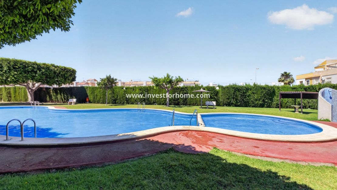 Sale - Apartment - Torrevieja - El Limonar