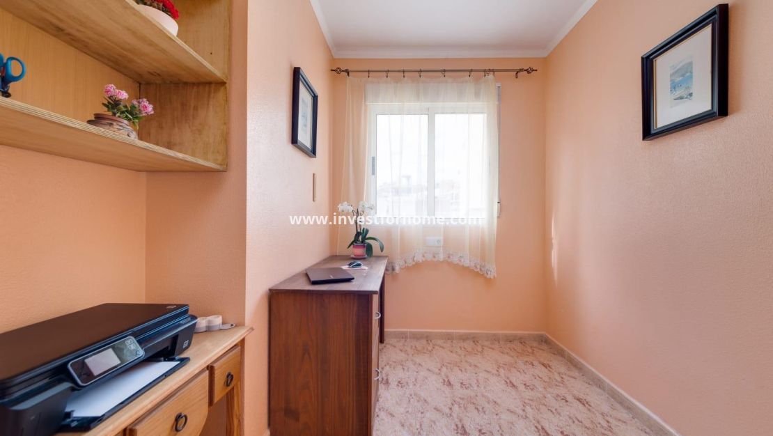 Sale - Apartment - Torrevieja - Estacion De Autobuses