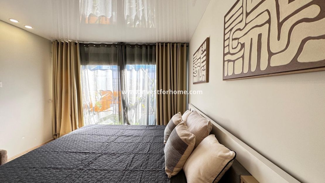 Sale - Apartment - Torrevieja - Estacion De Autobuses