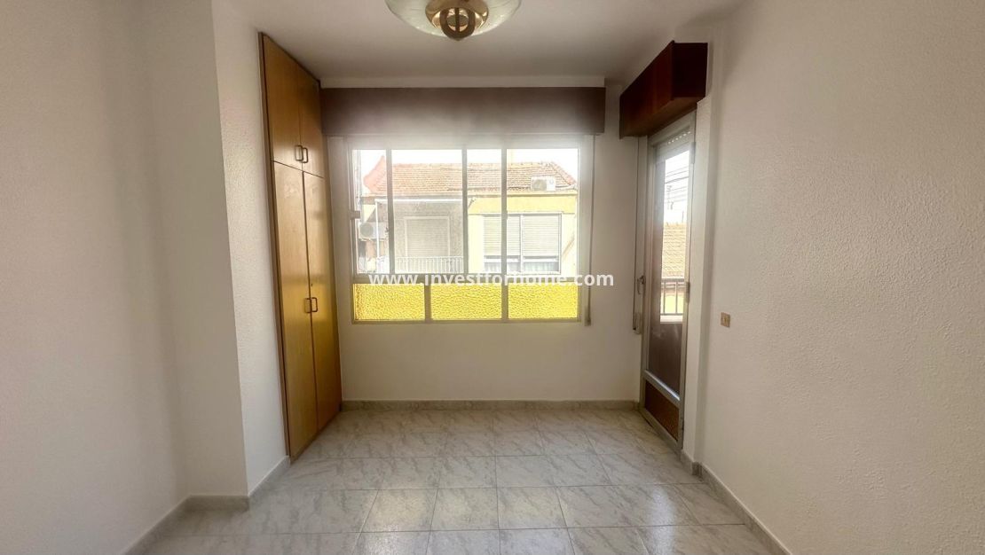 Sale - Apartment - Torrevieja - Estacion De Autobuses