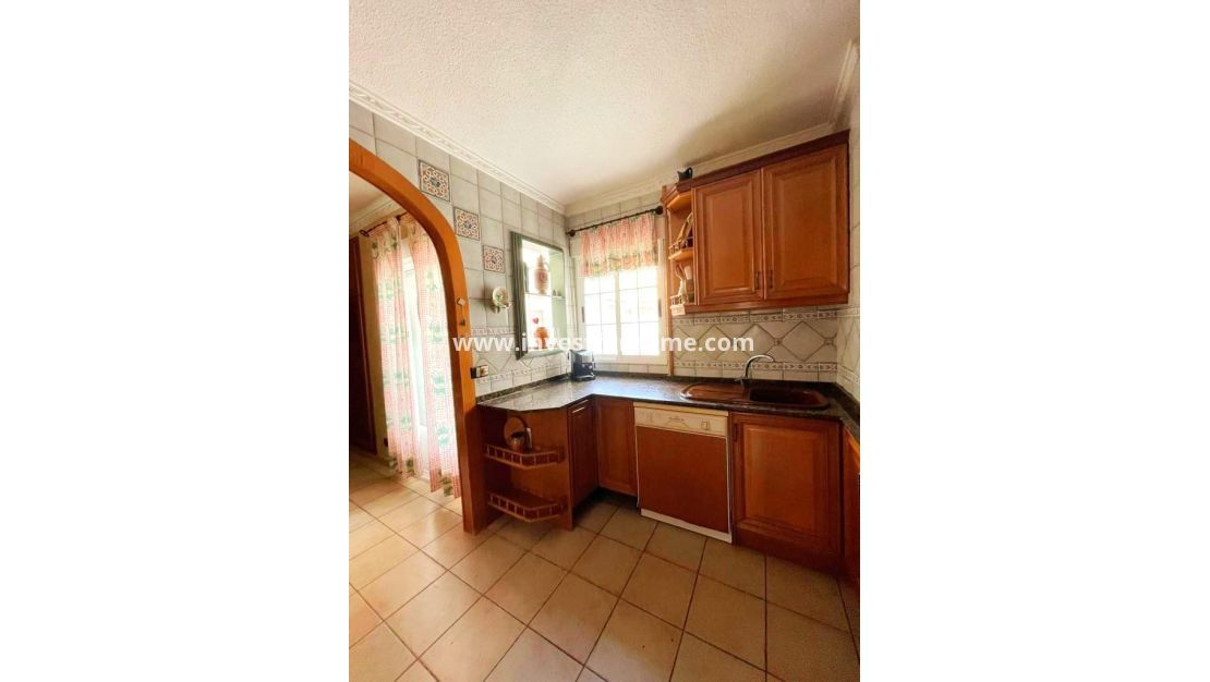 Sale - Apartment - Torrevieja - Estacion De Autobuses